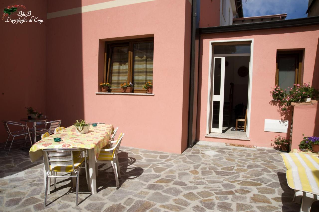 L'Agrifoglio Di Emy Bed & Breakfast Guspini Bagian luar foto
