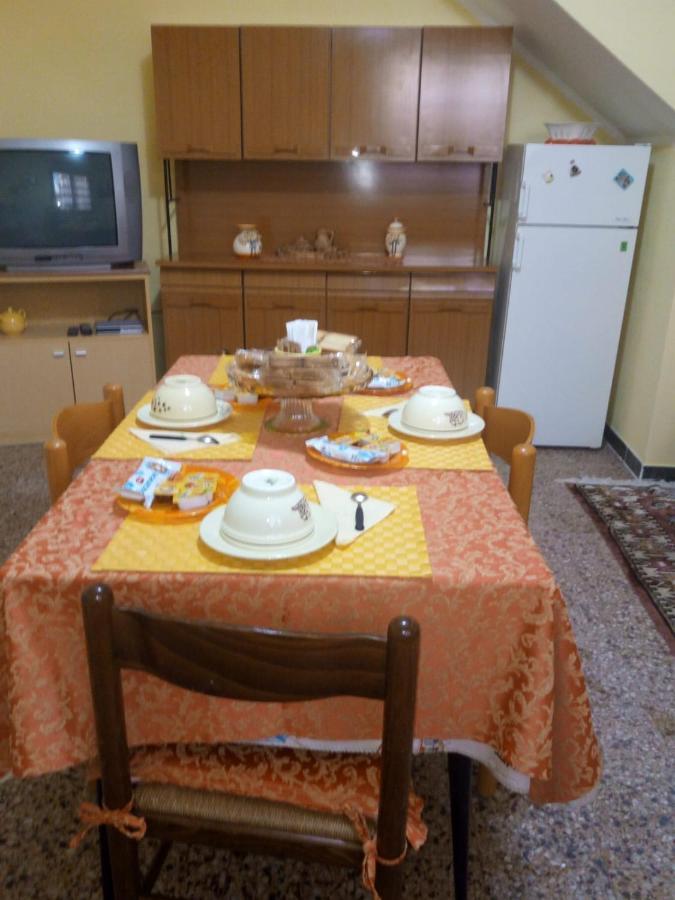 L'Agrifoglio Di Emy Bed & Breakfast Guspini Bagian luar foto