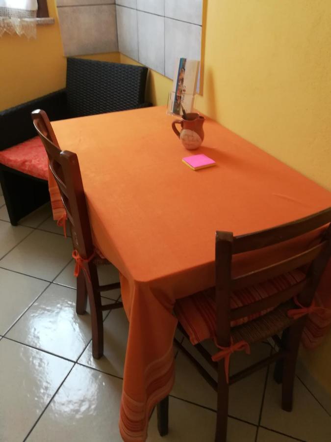 L'Agrifoglio Di Emy Bed & Breakfast Guspini Bagian luar foto