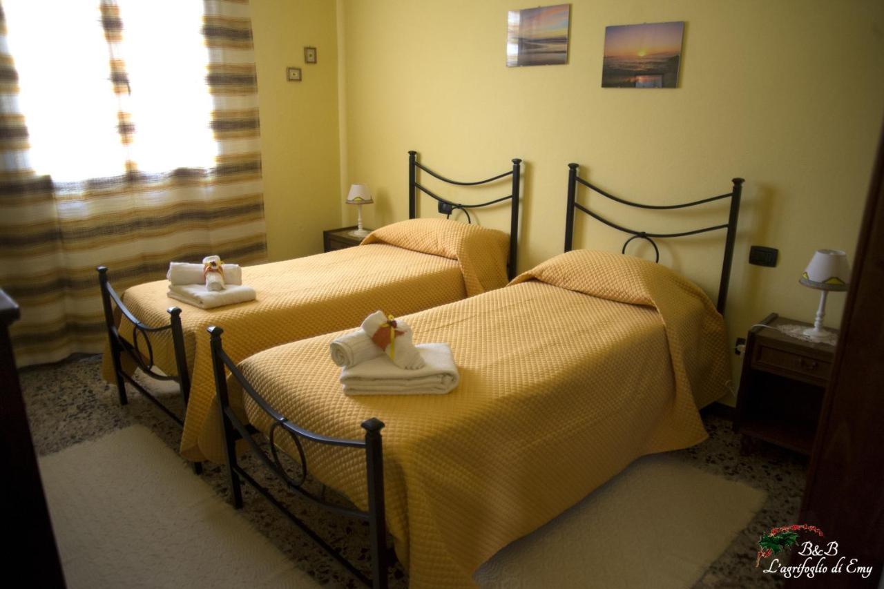 L'Agrifoglio Di Emy Bed & Breakfast Guspini Bagian luar foto