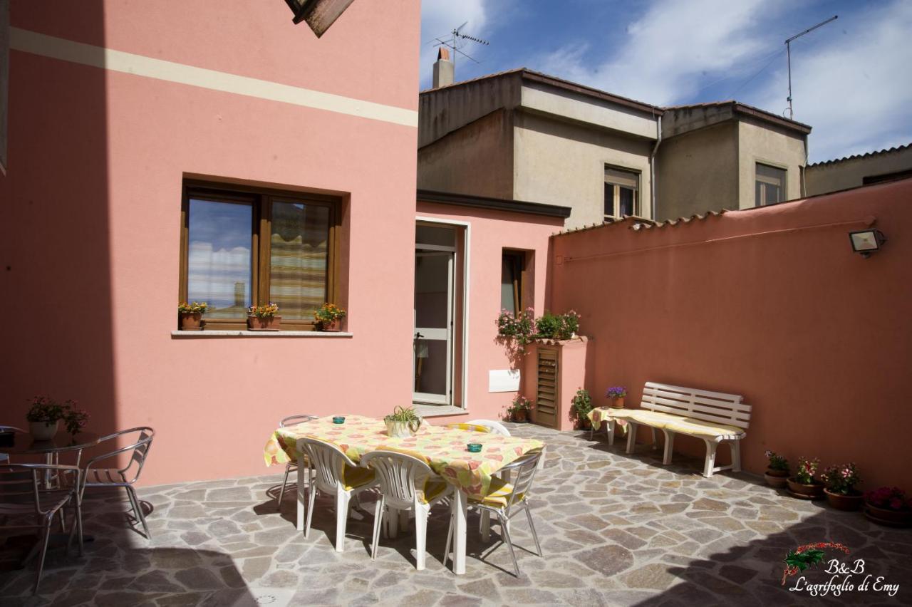 L'Agrifoglio Di Emy Bed & Breakfast Guspini Bagian luar foto