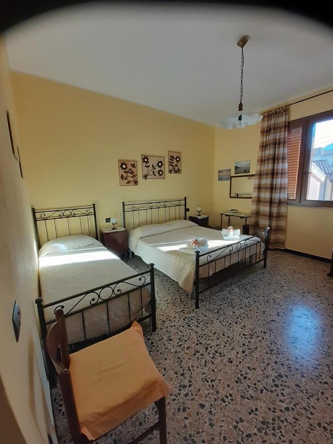 L'Agrifoglio Di Emy Bed & Breakfast Guspini Bagian luar foto