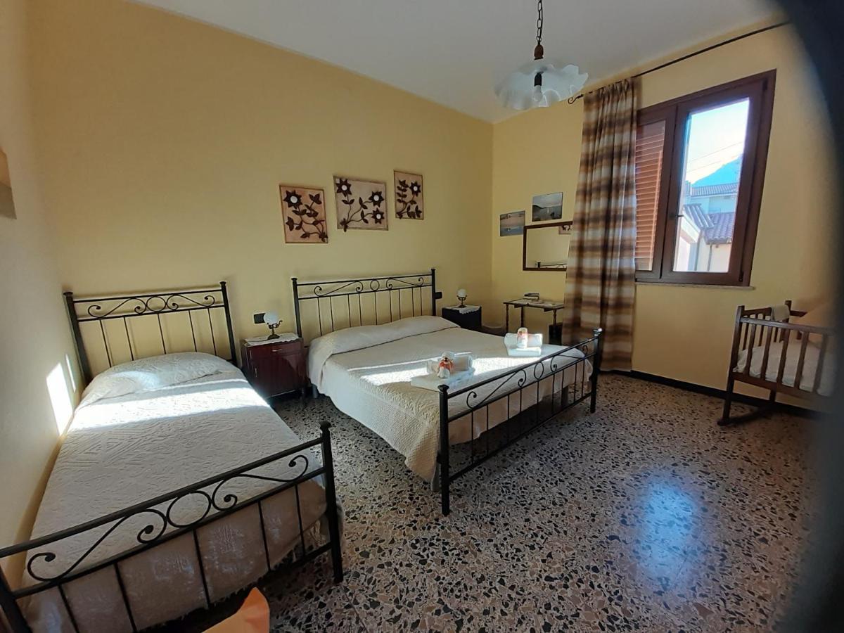 L'Agrifoglio Di Emy Bed & Breakfast Guspini Bagian luar foto