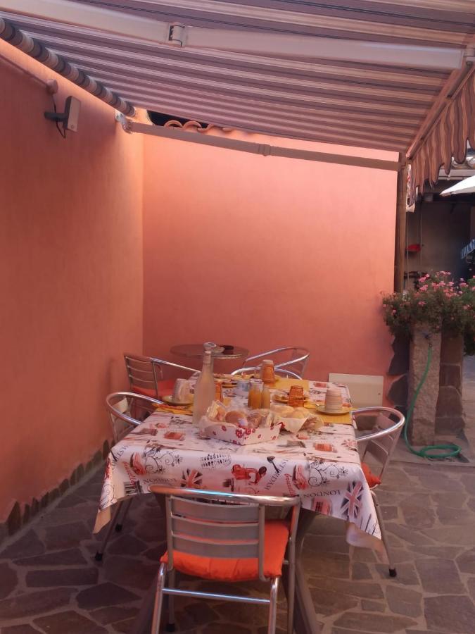 L'Agrifoglio Di Emy Bed & Breakfast Guspini Bagian luar foto